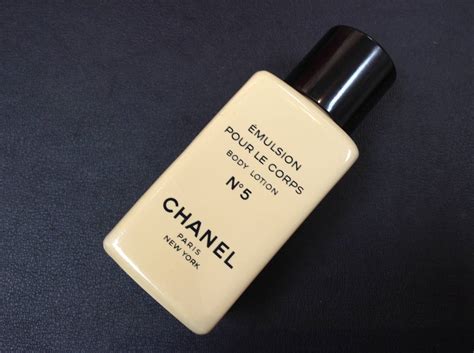 chanel no 5 emulsion pour le corps body lotion|Amazon.com: Chanel No. 5 Body Lotion 6.8 ounces, .